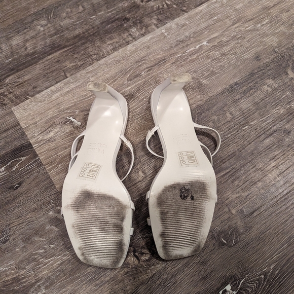 White strappy sandals - Picture 3 of 5